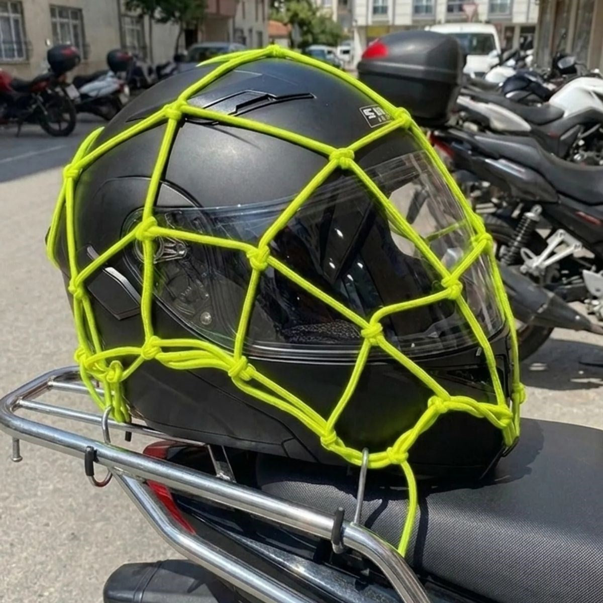 Kask BUFFER Esnek Motosiklet Kask ve Bagaj Filesi – Kask Sabitleyici Plastik Kancalı Taşıma Ağı 35x35 cm