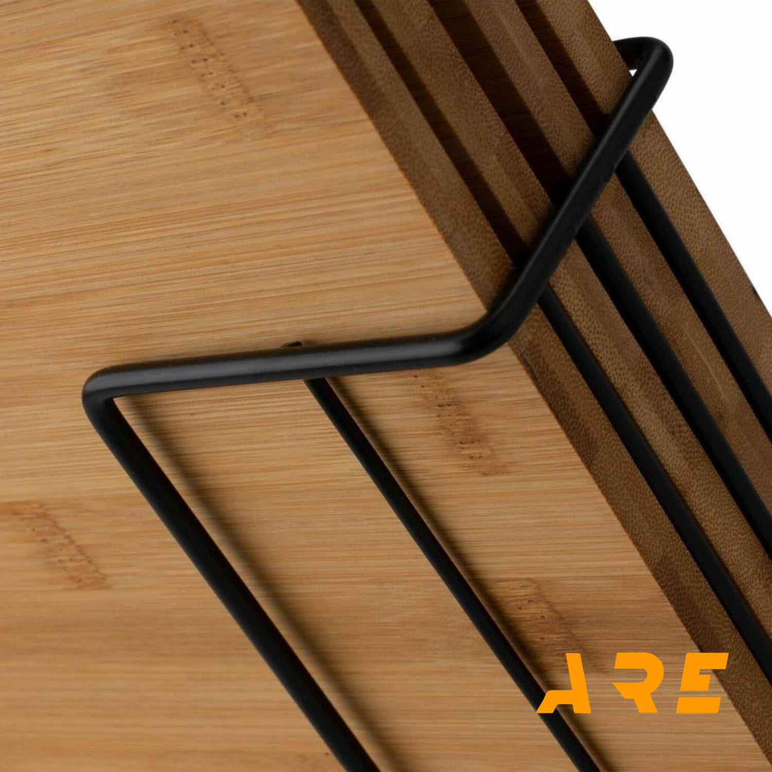 Bambu Kesme Tahtası Seti – 4’lü, 28x20x1 cm, Kaymaz Standlı, Hijyenik Bölmeli, Sebze, Balık, Et & Tavuk için Etiketli – Mutfak Hazırlık Seti