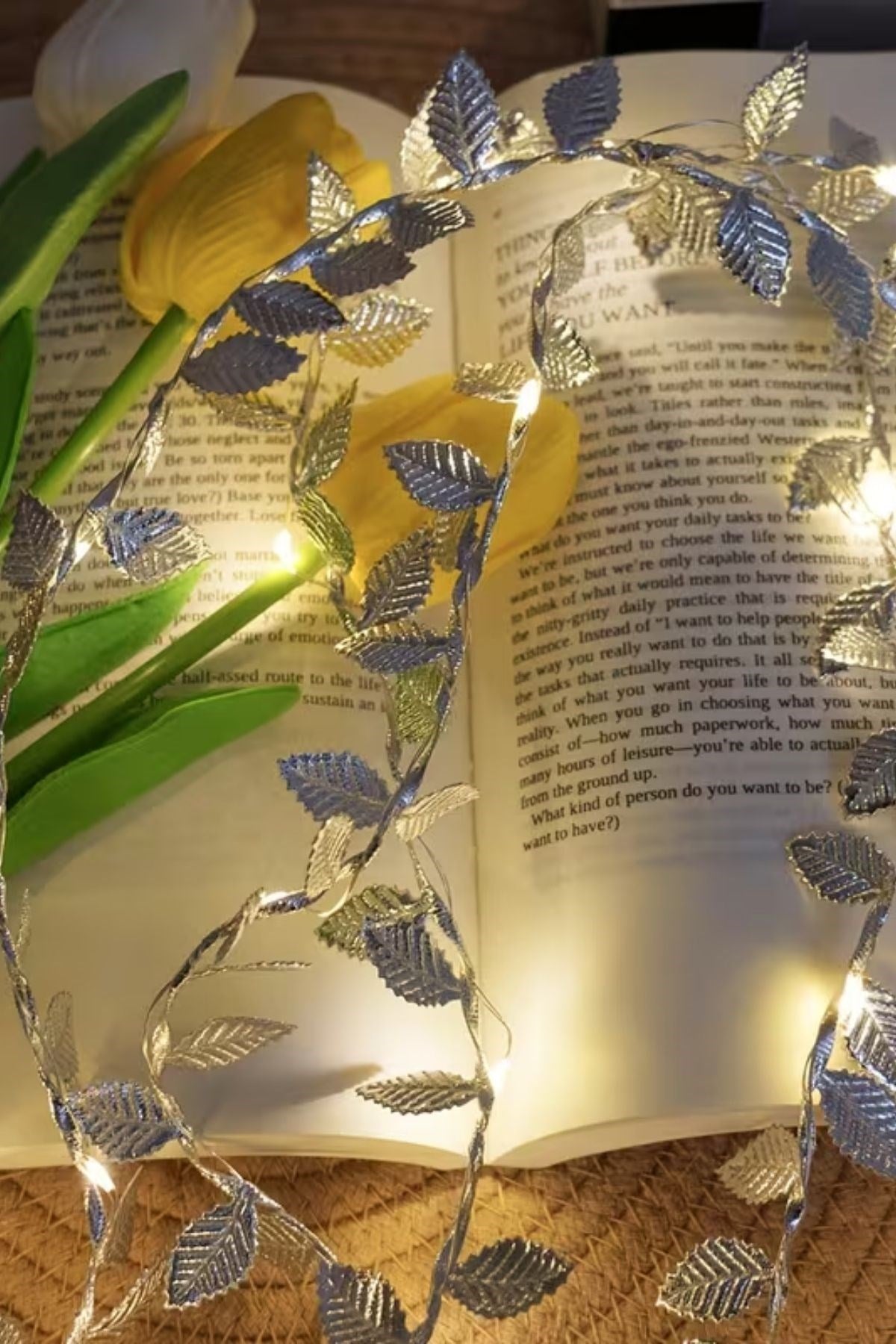 3 Metre Yaldızlı Gümüş LED Işık – Dekoratif Ortam ve Yılbaşı Aydınlatması