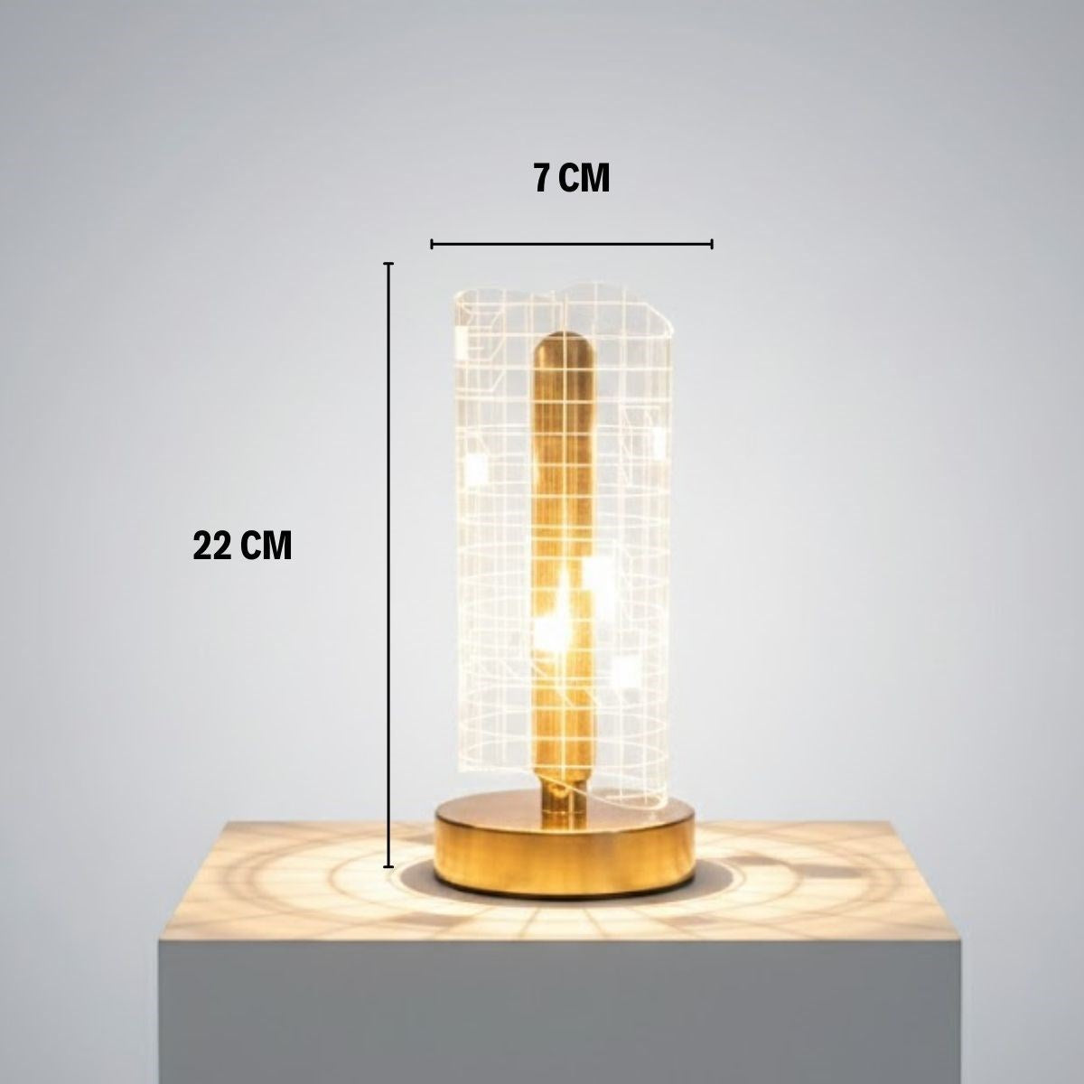Dalgalı Silindirik Kristal Kareli Model LED Masa Lambası – Gold Tabanlı, Dokunmatik, 3 Renk Işık Modlu, Şarjlı Modern Dekoratif Gece Lambası