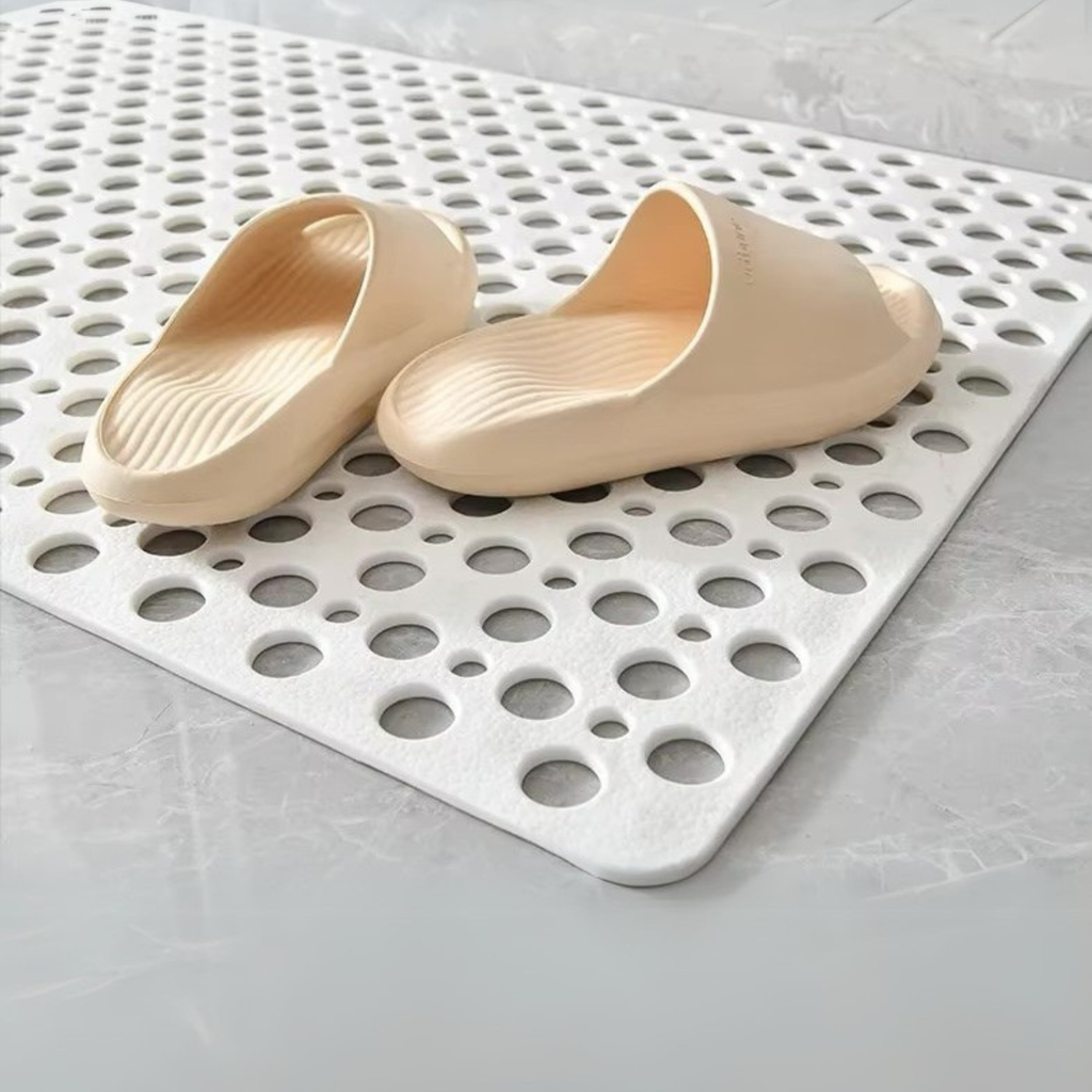 Purish | Kaymaz Banyo Paspası | Beyaz| 36x66 cm – Dikdörtgen Duş Matı, Küvet Paspası | Güçlü Vantuzlu, Su Tahliyeli, Yumuşak