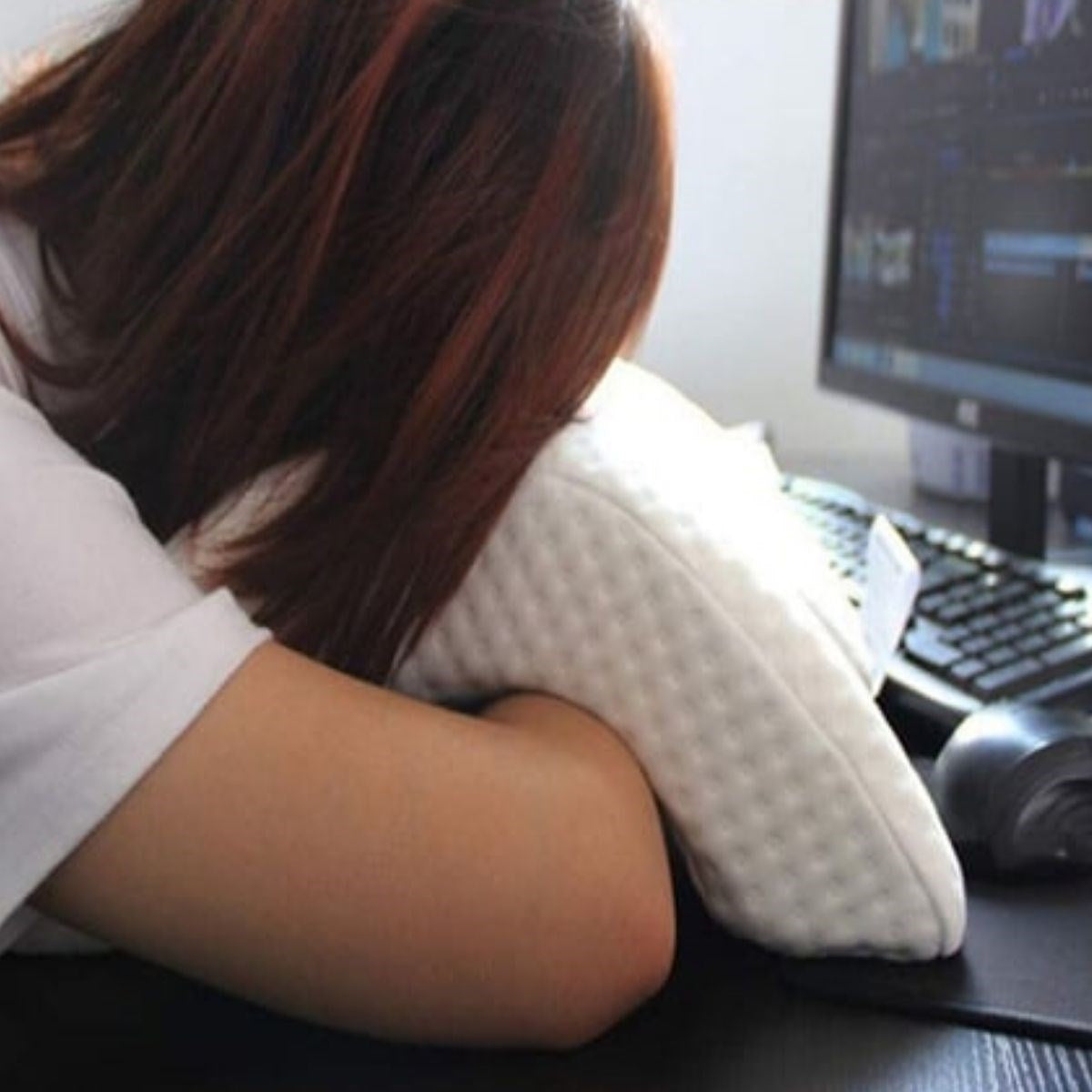 BUFFER % 100 Visco Kavisli Ortopedik Yıkanabilir Kumaş Kılıflı Bel Boyun Bacak Ağrıları İçin Yastık