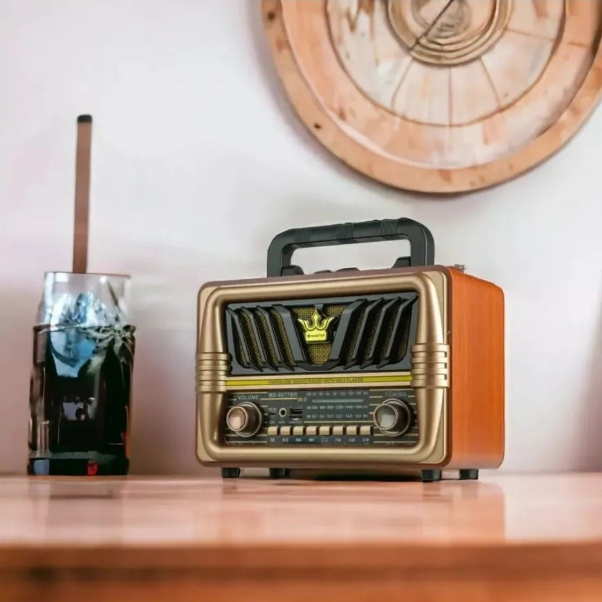 Büyük Boy Telefon Tutma Saplı Retro Ahşap Tasarım Bluetooth Hoparlörlü Radyo – FM/AM Destekli, Şarjlı ve Taşınabilir Radyo NS-8077