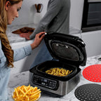 Siyah Isıya Dayanıklı Yıkanılabilir Silikon Fırın Ve Airfryer Yuvarlak Model Pişirme Matı 23 Cm